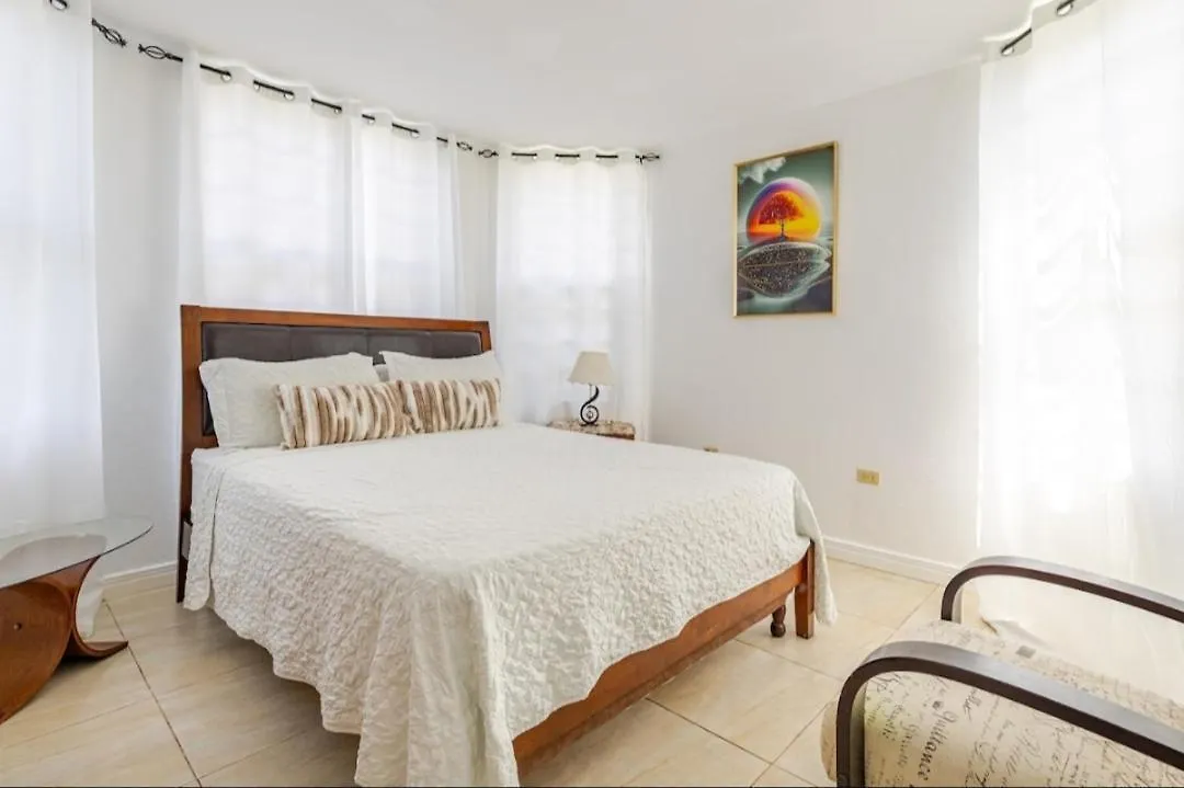 Cozy Apartment W/Ocean View, Pool & Beach Access Montego Bay